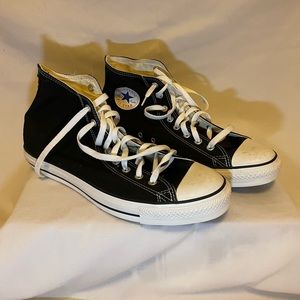 Convers Chuck Taylor Size 12 - NEW